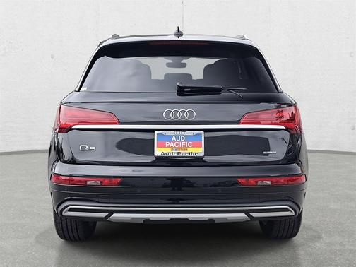 2023 Audi Q5 40 Premium Plus