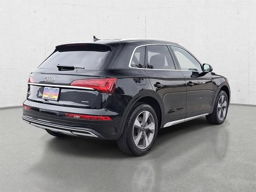 2023 Audi Q5 40 Premium Plus