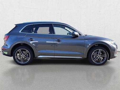 2023 Audi Q5 e 55 S line Premium Plus