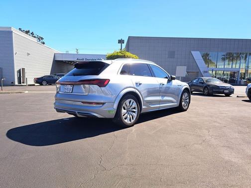 2023 Audi e-tron S Premium Plus quattro