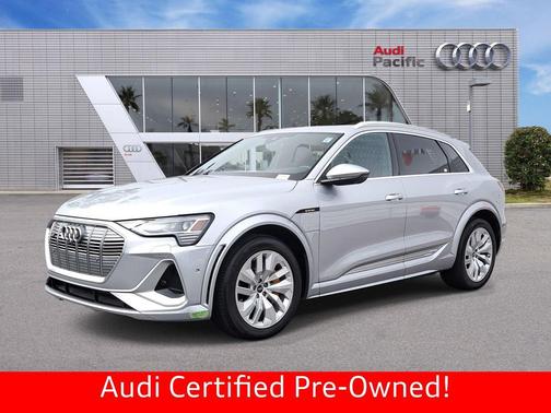 Florett Silver Metallic 2023 Audi e-tron S Premium Plus quattro