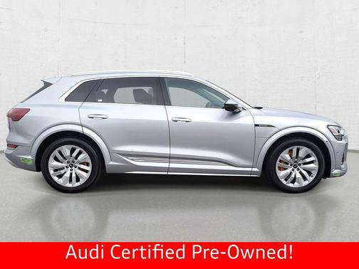 Florett Silver Metallic 2023 Audi e-tron S Premium Plus quattro