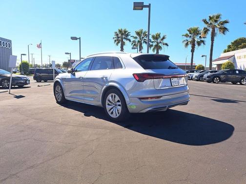 2023 Audi e-tron S Premium Plus quattro