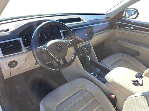 2018 Volkswagen Atlas 3.6L SEL Premium