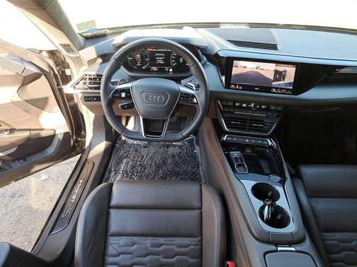 2024 Audi e-tron GT Prestige quattro