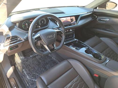 2024 Audi e-tron GT Prestige quattro