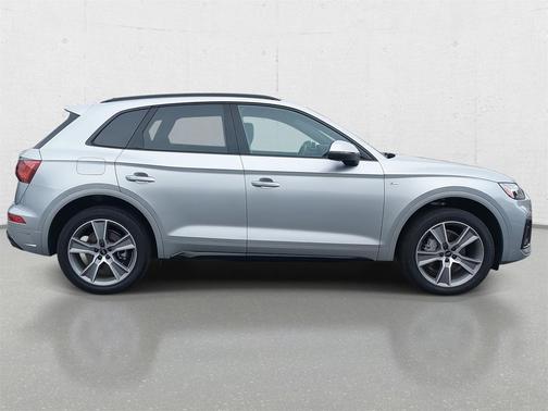 2025 Audi Q5 45 S line Premium