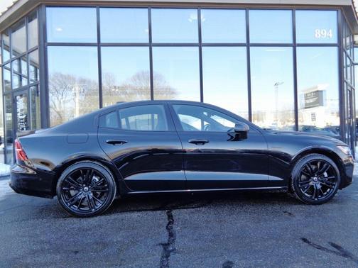 2023 Volvo S60 B5 AWD Plus Black Edition