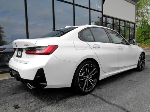 2024 BMW 330 i xDrive