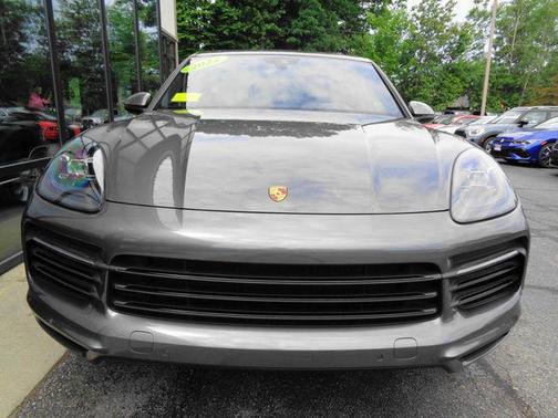 Quartzite Grey Metallic 2022 Porsche Cayenne Cayenne