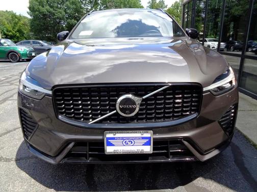 2022 Volvo XC60 B6 AWD R-Design