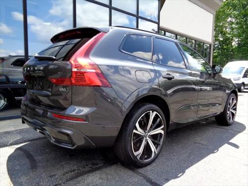 2022 Volvo XC60 B6 AWD R-Design