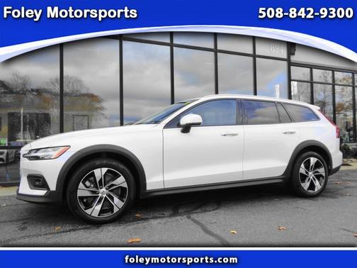 2024 Volvo V60 Cross Country B5 AWD Plus