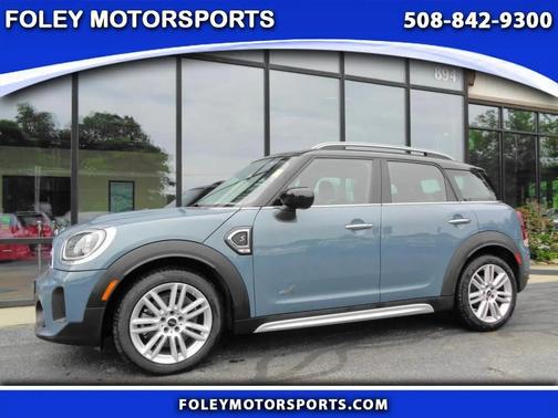 Green 2024 MINI Countryman Cooper S ALL4