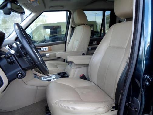 2016 Land Rover LR4 Base