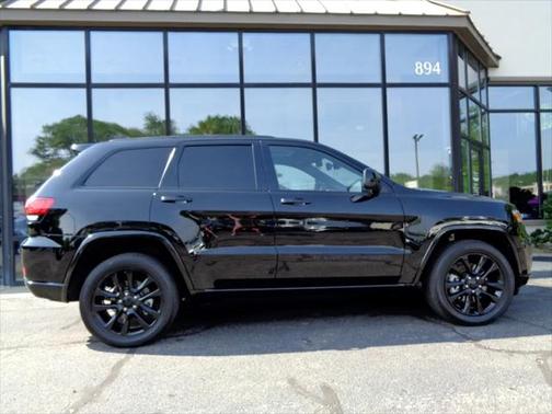 2022 Jeep Grand Cherokee Laredo