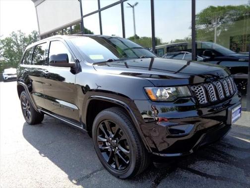 2022 Jeep Grand Cherokee Laredo