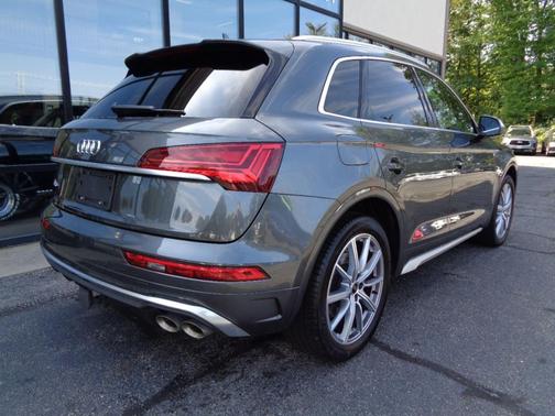 2023 Audi SQ5 3.0T Premium Plus