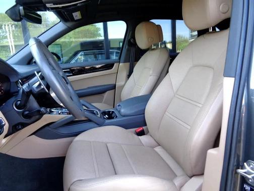 2022 Porsche Cayenne S