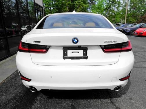 2022 BMW 330e Base