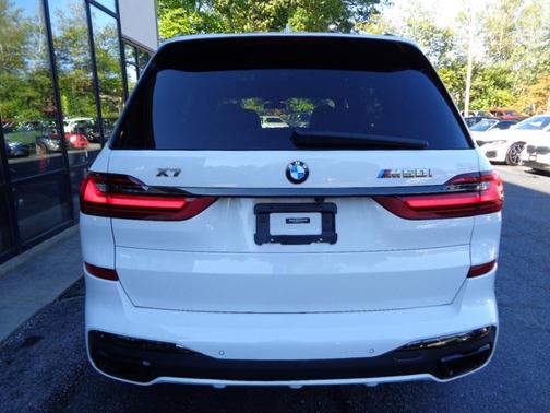 2021 BMW X7 M50i