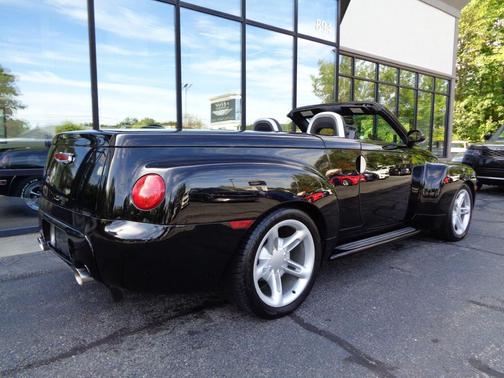 2005 Chevrolet SSR Reg Cab 116.0'' WB LS