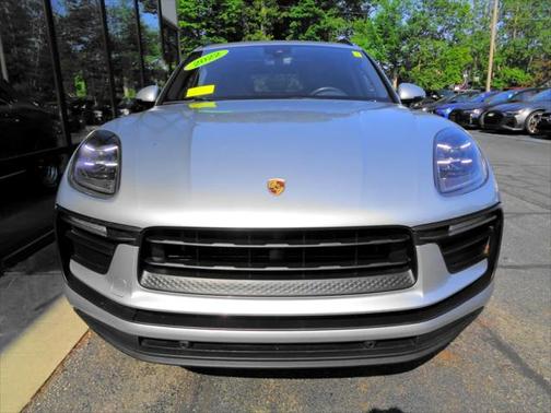 2022 Porsche Macan Base
