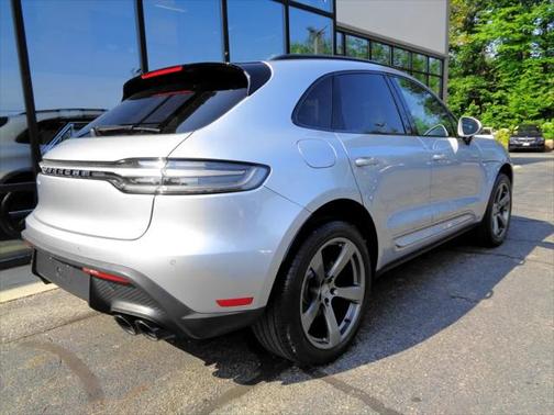 2022 Porsche Macan Base
