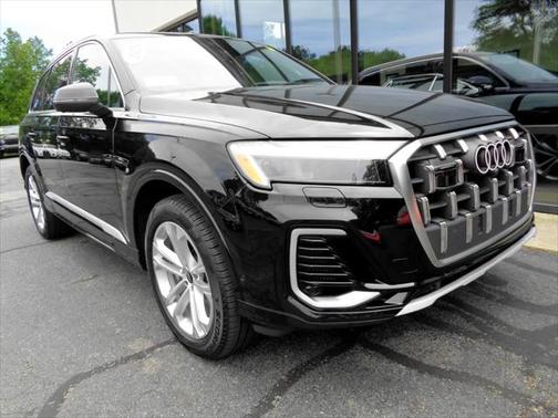 2025 Audi Q7 55 Premium Plus
