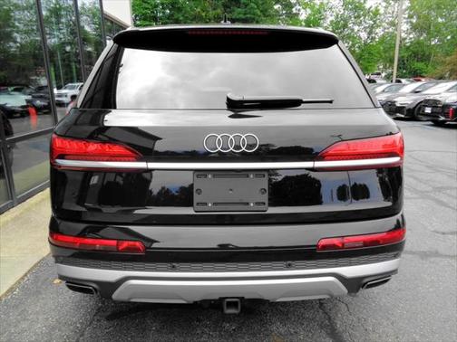 2025 Audi Q7 55 Premium Plus