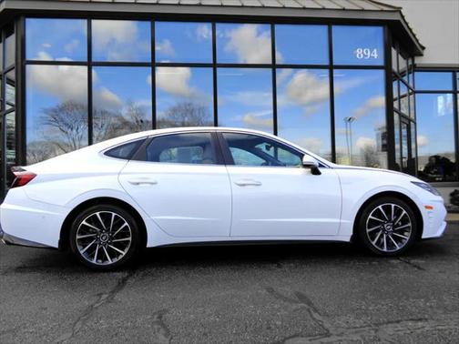 2022 Hyundai SONATA Limited