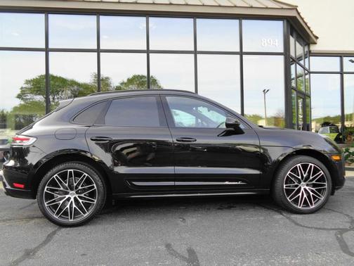 2023 Porsche Macan T AWD