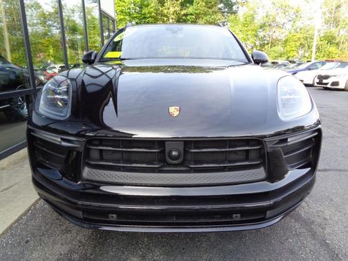 2023 Porsche Macan T AWD