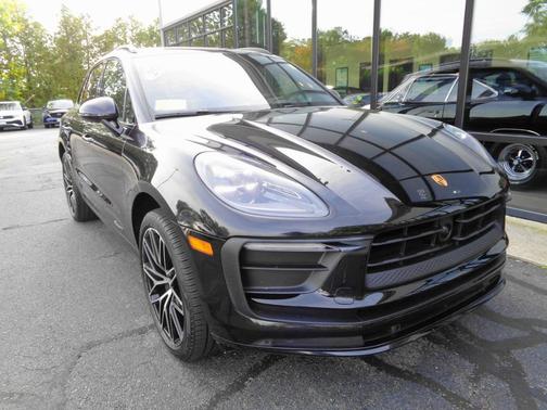 2023 Porsche Macan T AWD
