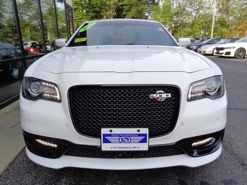 2023 Chrysler 300 C