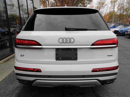 2025 Audi Q7 55 Premium Plus