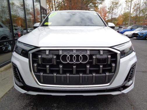 2025 Audi Q7 55 Premium Plus