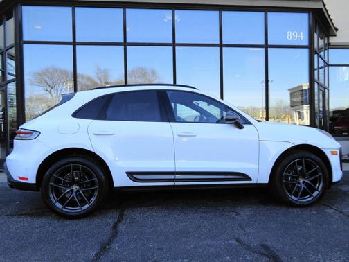 2023 Porsche Macan T AWD