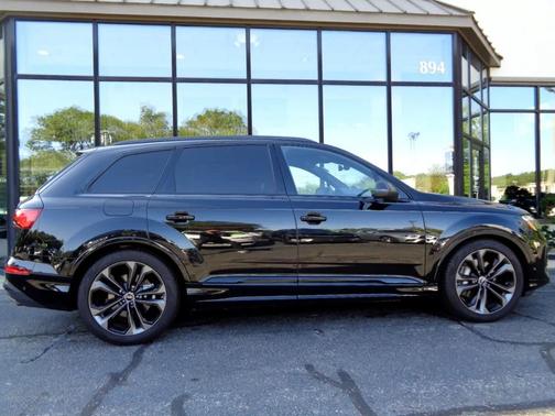 2025 Audi Q7 55 Prestige