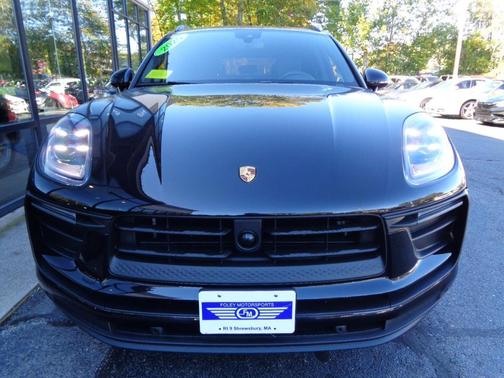 2025 Porsche Macan AWD