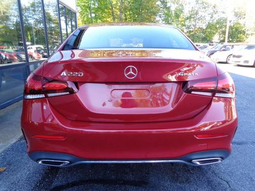 2022 Mercedes-Benz A-Class A 220 4MATIC Sedan