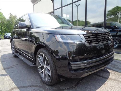 2024 Land Rover Range Rover P530 SE SWB