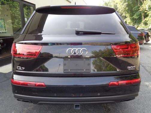 Black 2018 Audi Q7 3.0T Prestige