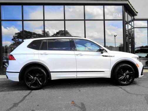 2024 Volkswagen Tiguan 2.0T SE R-Line Black 4MOTION