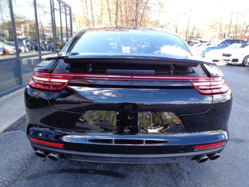 2018 Porsche Panamera 4S