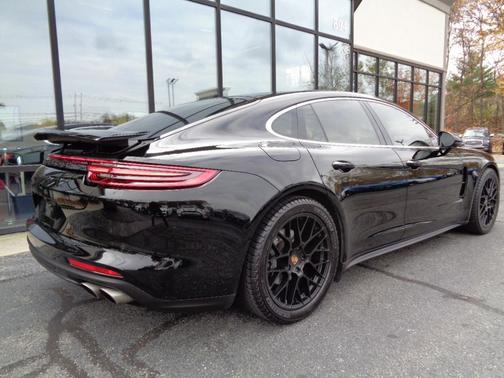 2018 Porsche Panamera 4S