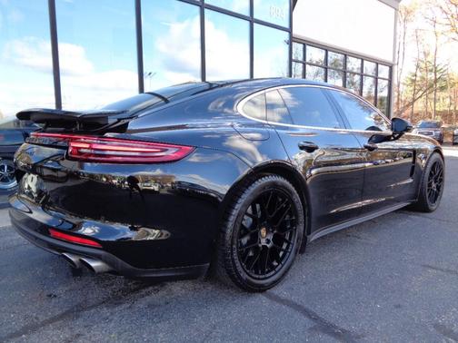 2018 Porsche Panamera 4S