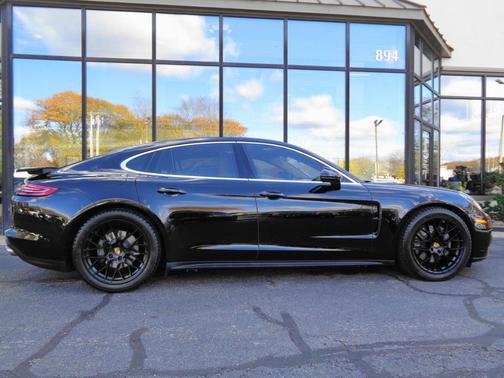 2018 Porsche Panamera 4S