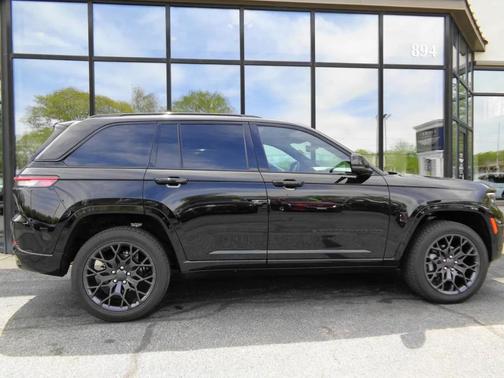 Black 2025 Jeep Grand Cherokee Summit