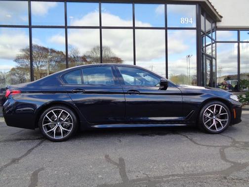 2022 BMW 530 530i xDrive Sedan